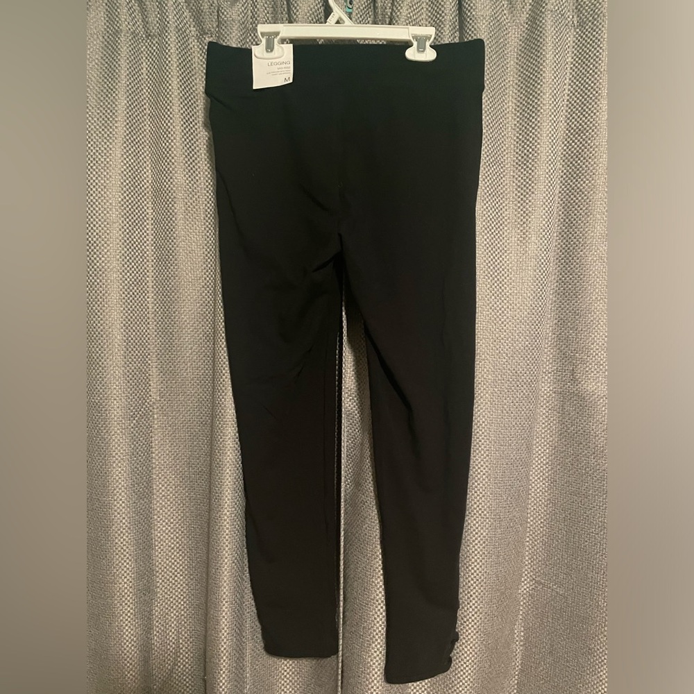 NWT Sonoma Black Yoga Legging Women’s Medium